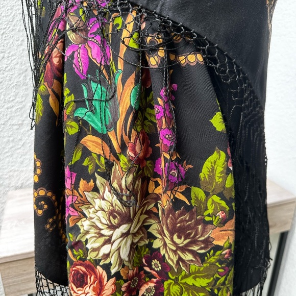 Vintage Pavlovo Posad Wool Shawl with Silk Fringe - Bright Floral Design - Picture 4 of 16